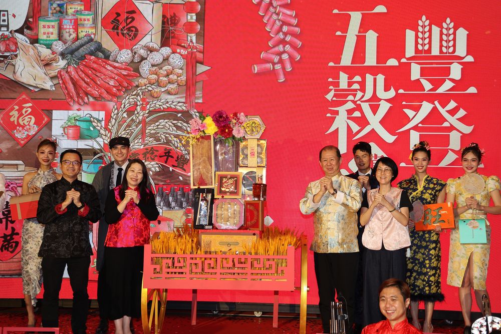 精心设计百种款式 余仁生推新春礼篮礼盒